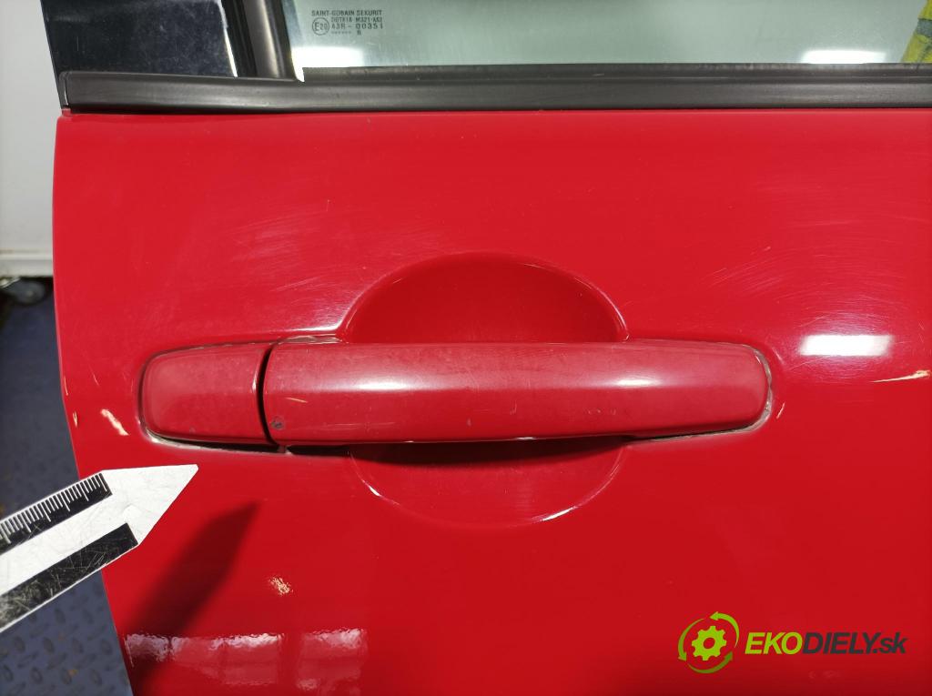 Suzuki Swift 2006 dvere Predné pravé