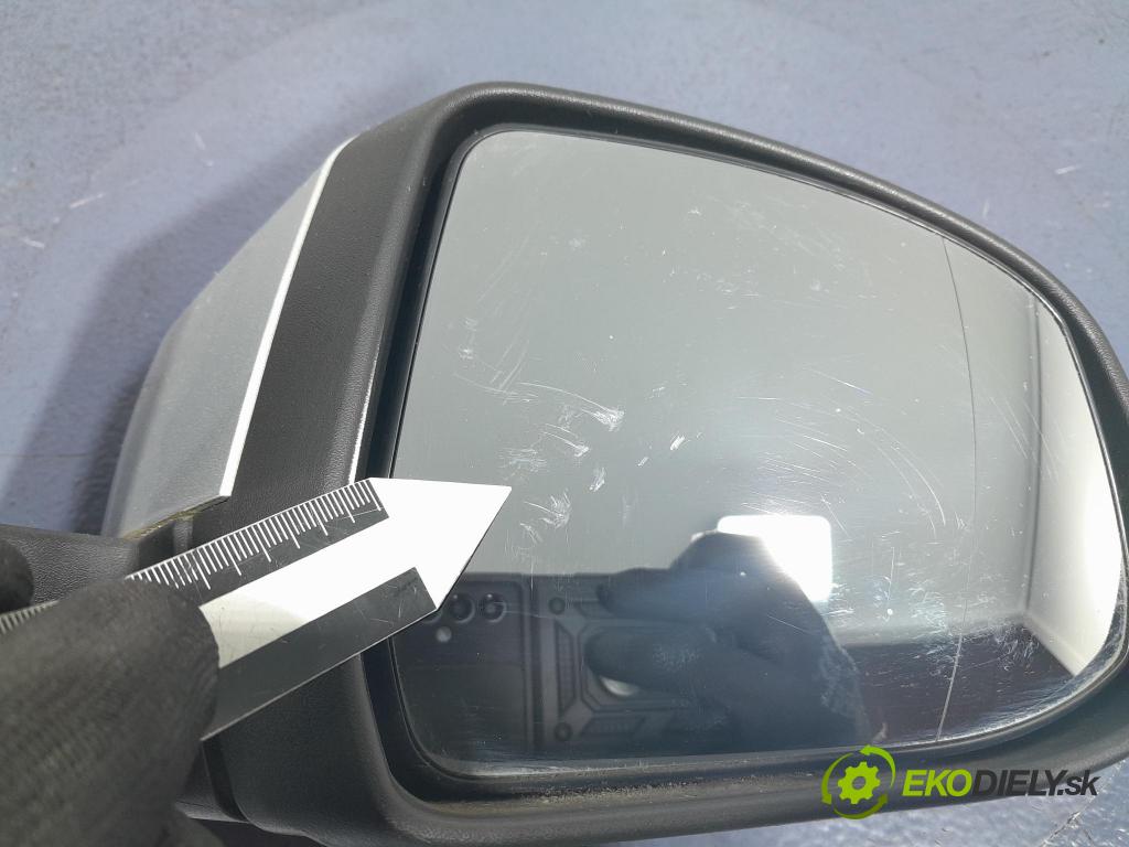 Ford Focus 2009 zrkadlo pravé