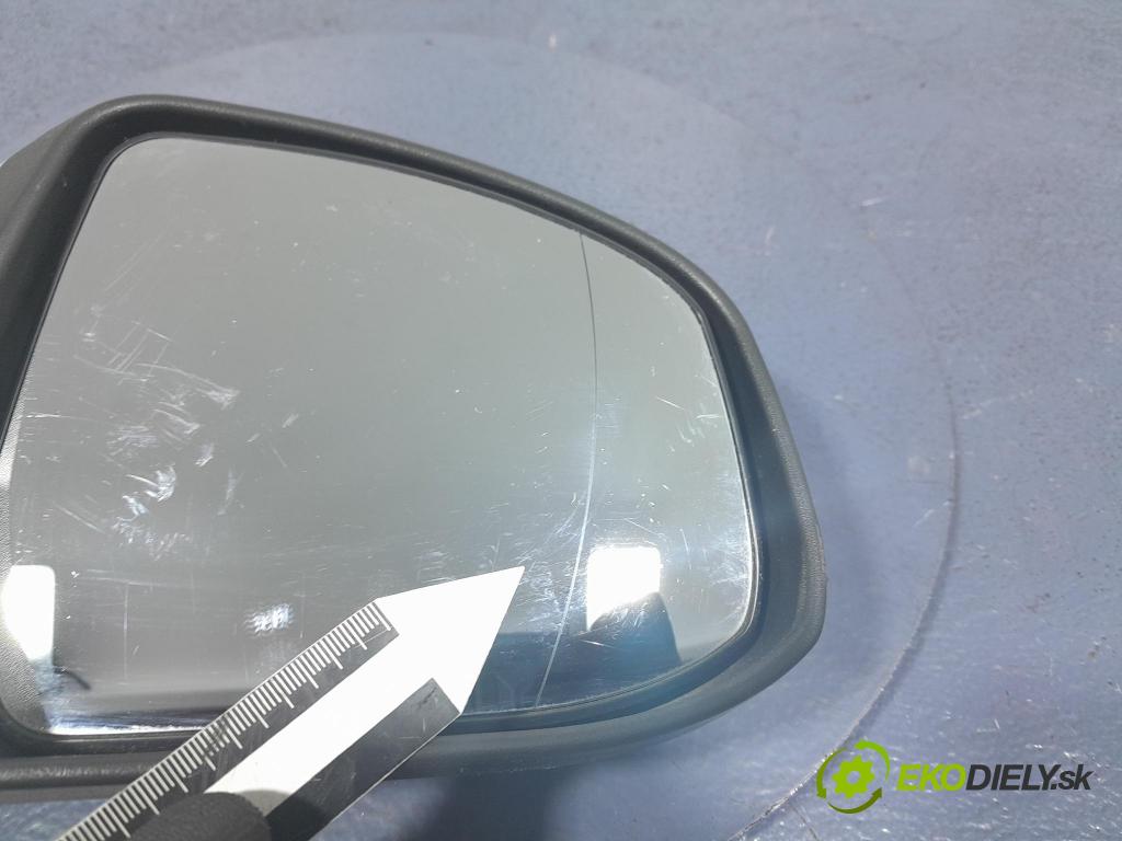 Ford Focus 2009 zrkadlo pravé