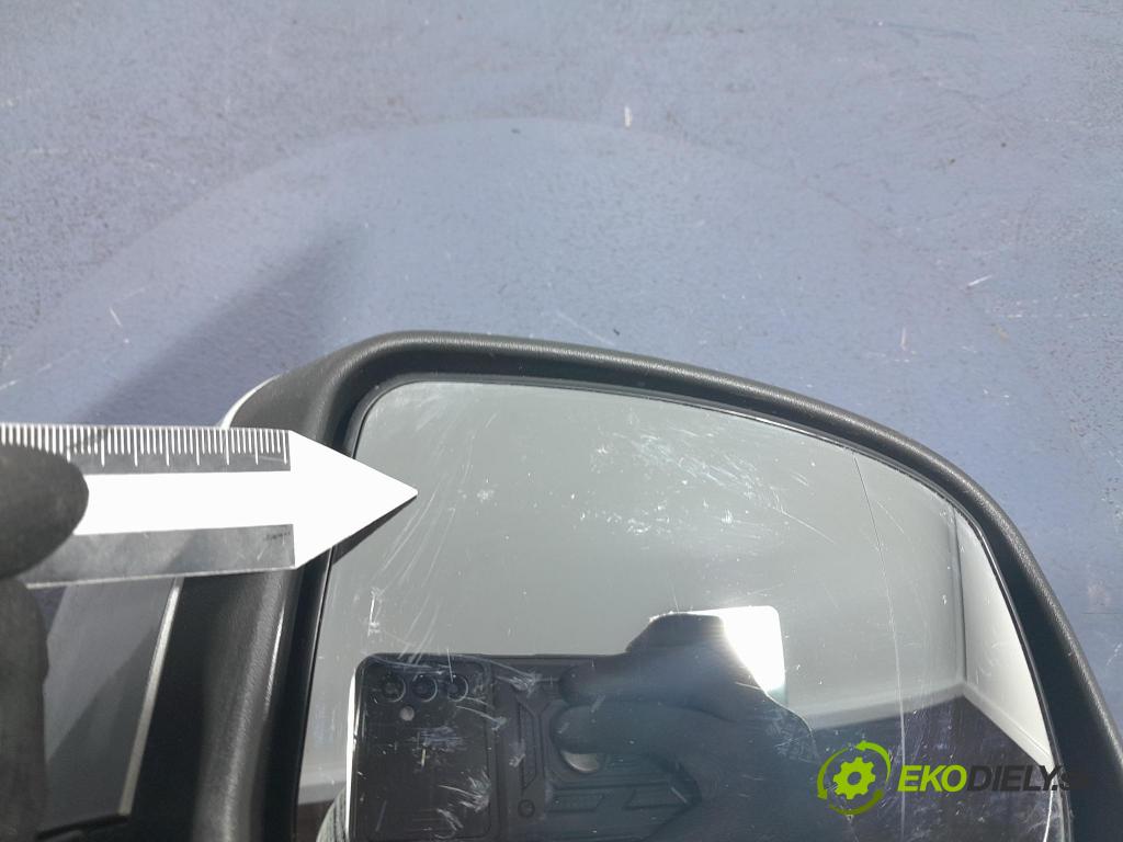 Ford Focus 2009 zrkadlo pravé