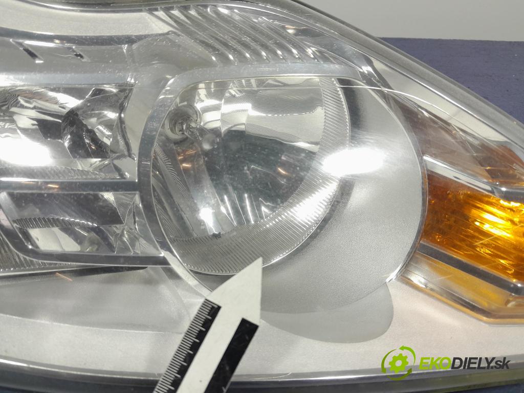 Ford Focus 2009 Reflektor: v pravo: 8M51-13W029-AE