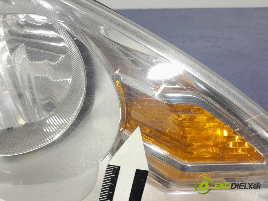 Ford Focus 2009 Reflektor: v pravo: 8M51-13W029-AE
