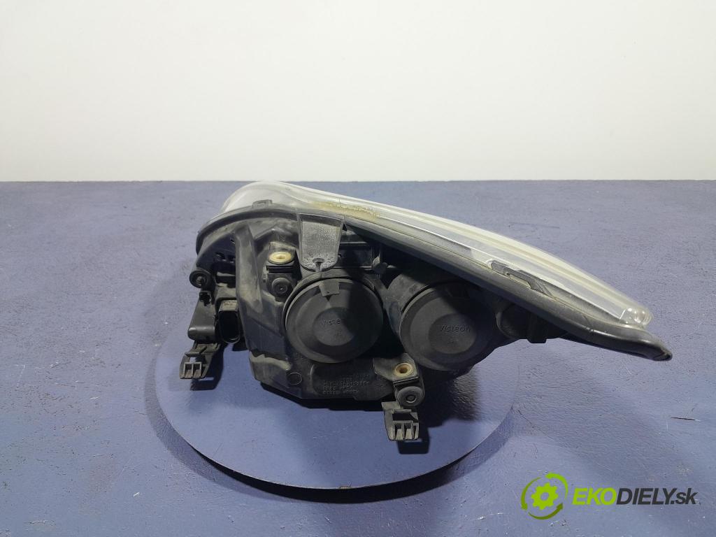 Ford Focus 2009 Reflektor: v pravo: 8M51-13W029-AE