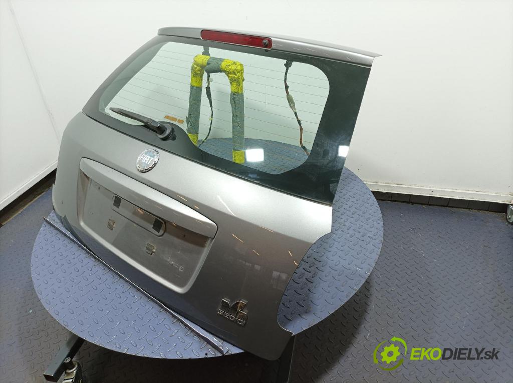 Fiat Sedici 2007 zadna dveře kufra: kufra: