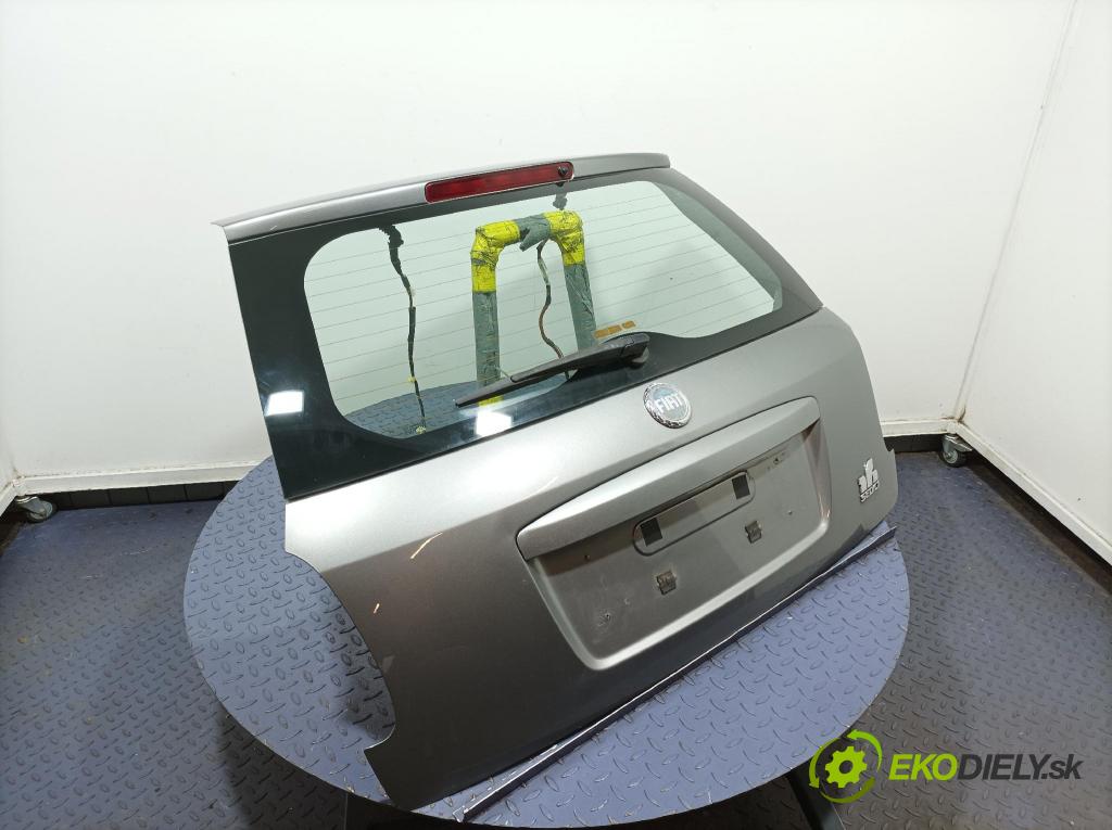 Fiat Sedici 2007 zadna dveře kufra: kufra: