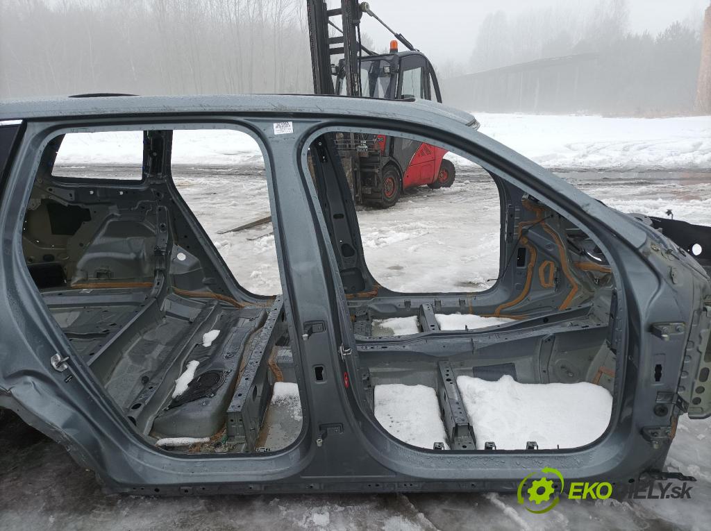 Volvo Xc90 2016 práh v pravo: