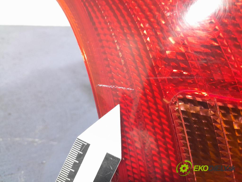 Suzuki Swift 2006 svetlo / reflektor zad ľavá Vonkajsia: