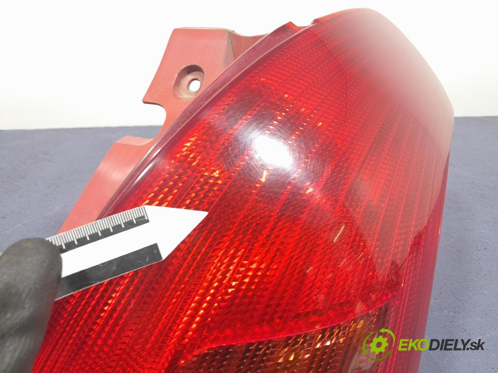 Suzuki Swift 2006 svetlo / reflektor zad Prava: Vonkajsia: