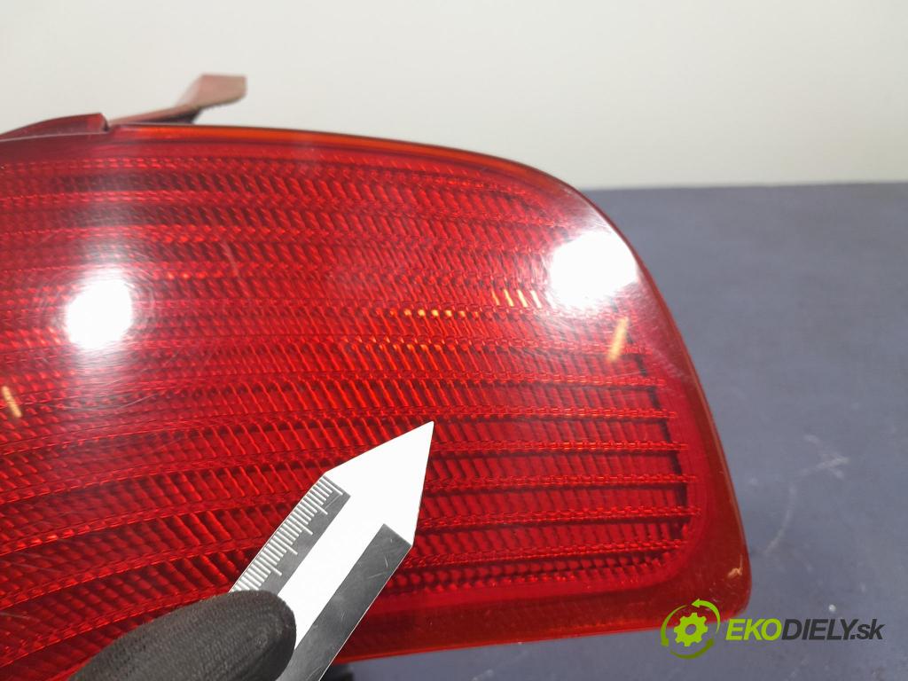 Suzuki Swift 2006 svetlo / reflektor zad Prava: Vonkajsia: