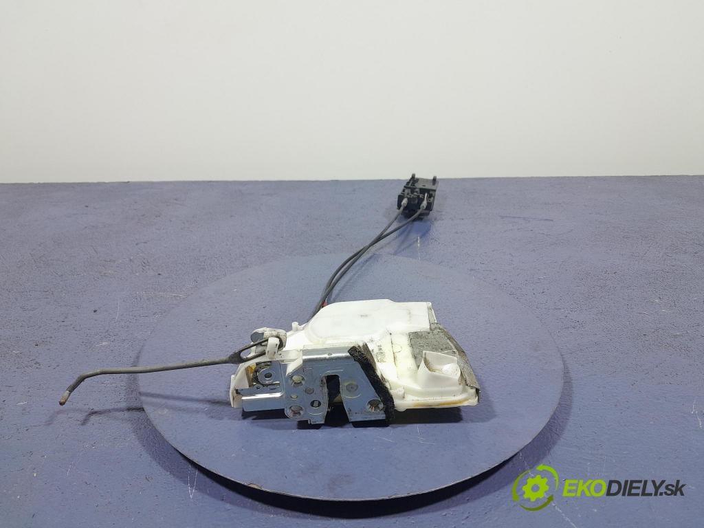 Suzuki Swift 2006 zámok dvere Predné Vľavo: