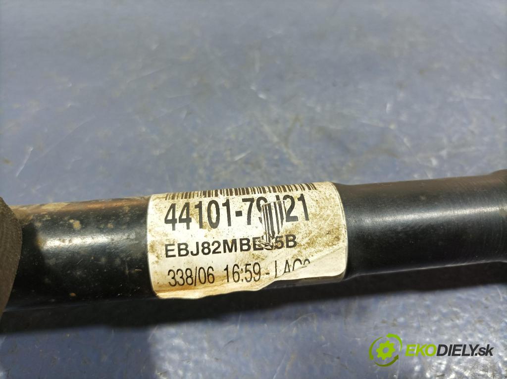 Fiat Sedici 2007 poloos Prava: Predné 44101-79J21