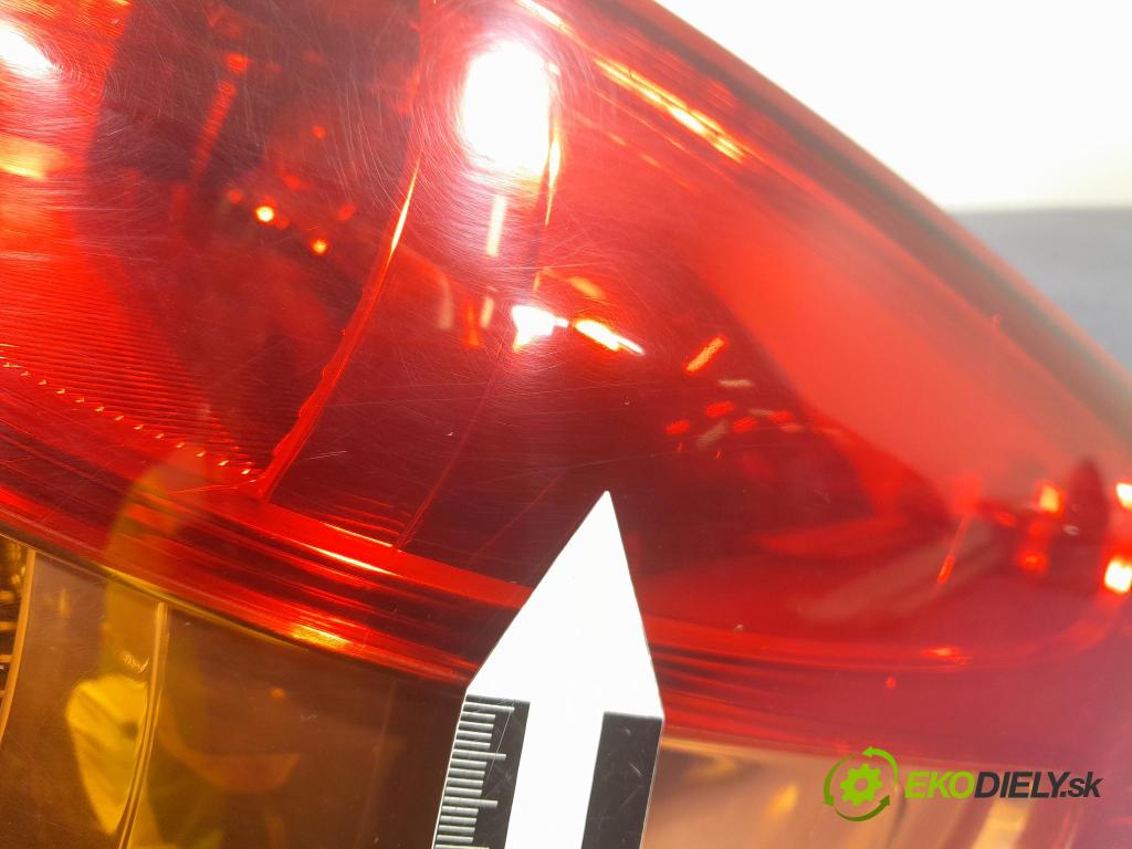Fiat Sedici 2007 svetlo / reflektor zad Prava: Vonkajsia: