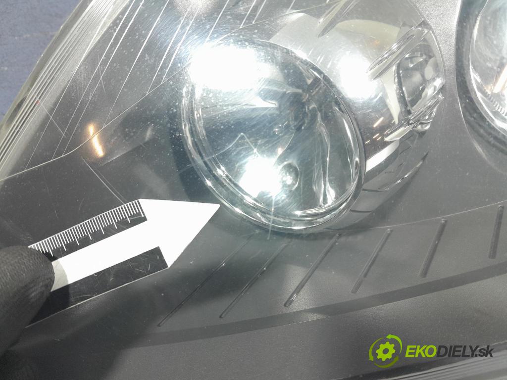 Opel Zafira 2006 Reflektor: Vľavo: 24451052