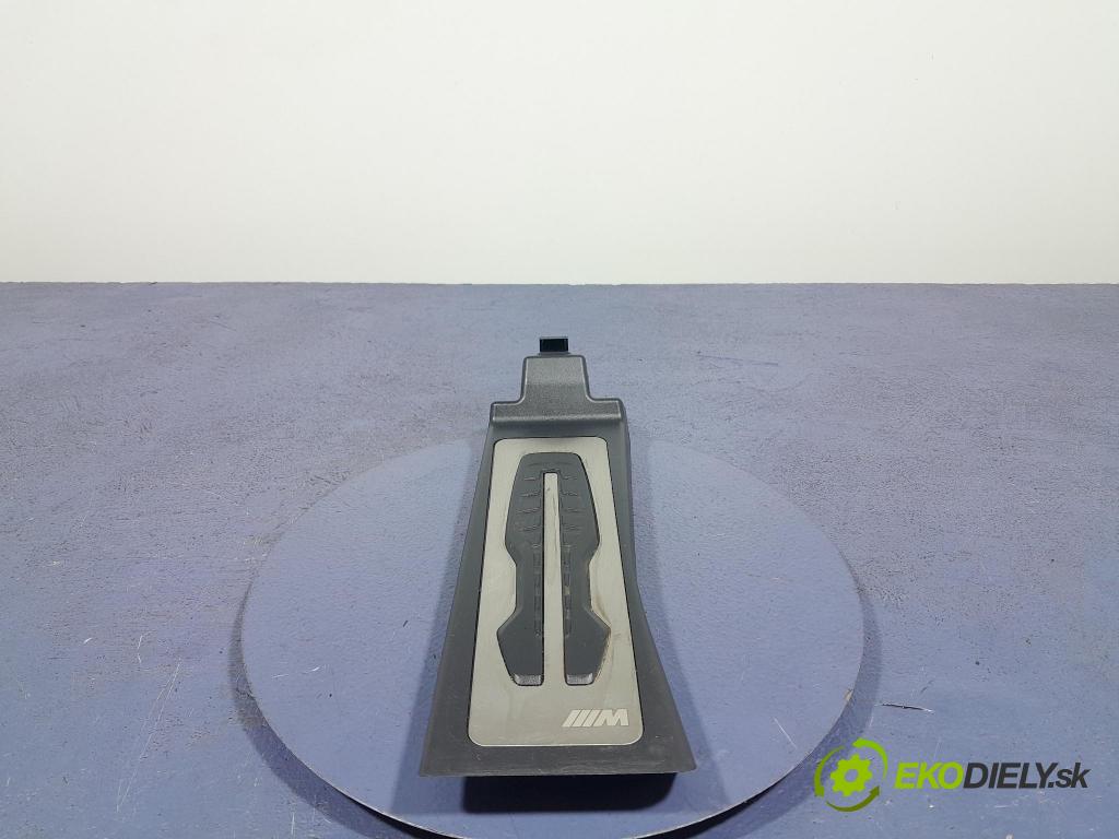 Bmw X5 2023 kryt Plast: Interiéry: