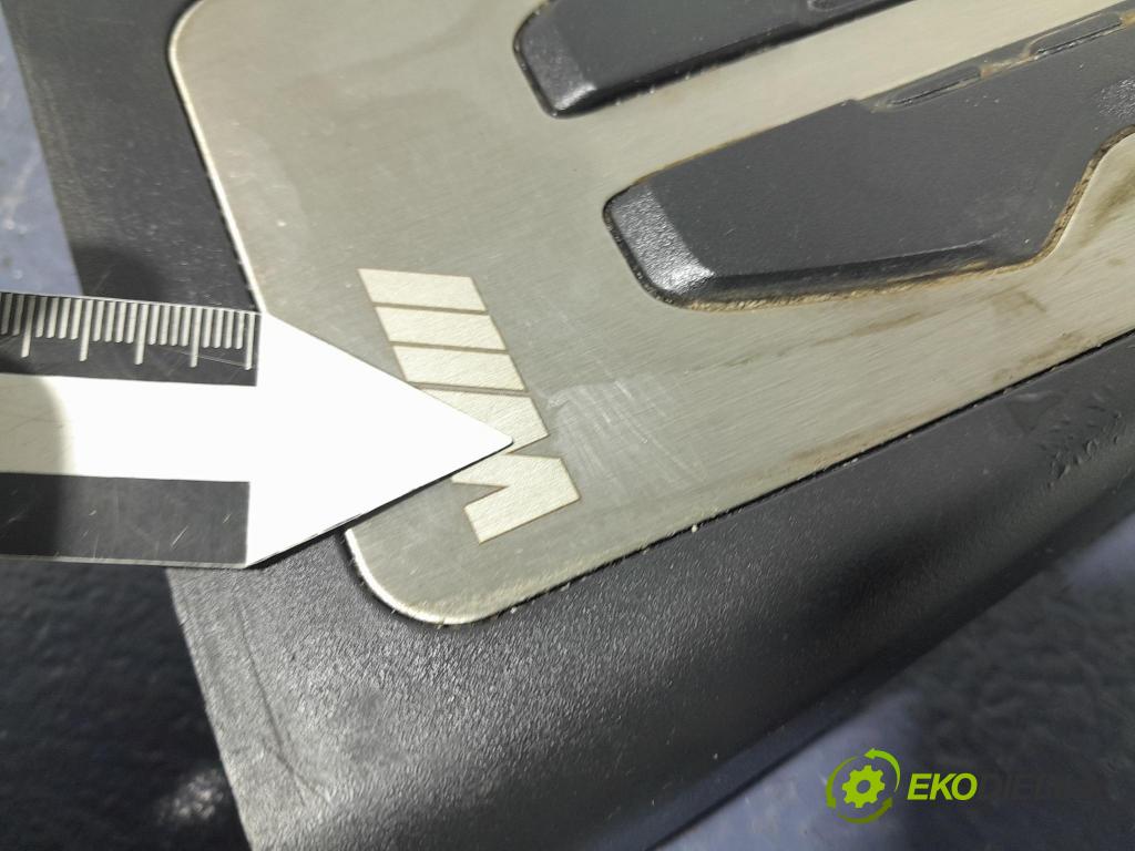 Bmw X5 2023 kryt Plast: Interiéry: 