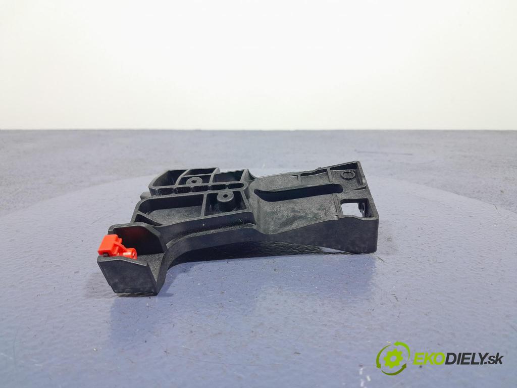 Bmw X5 2023 kryt Plast: Interiéry: 6807237