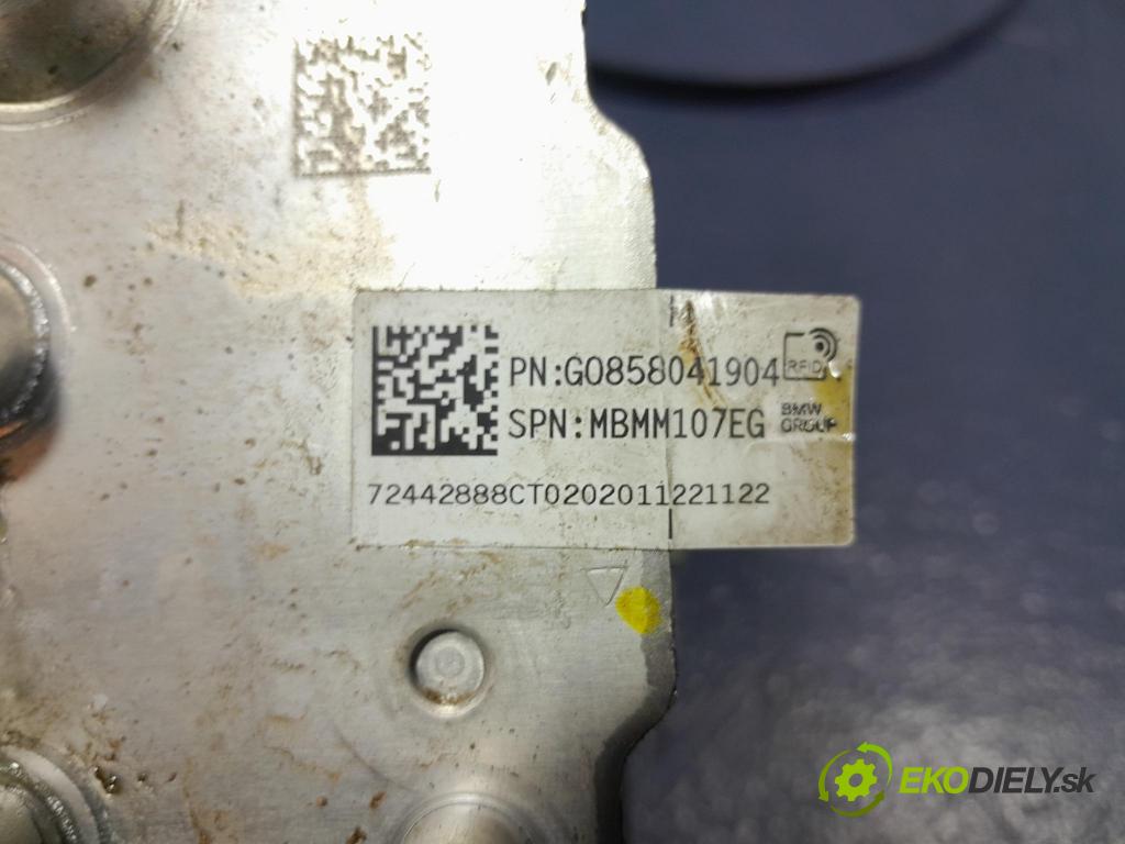 Bmw X5 2023 chladič oleja 8580419