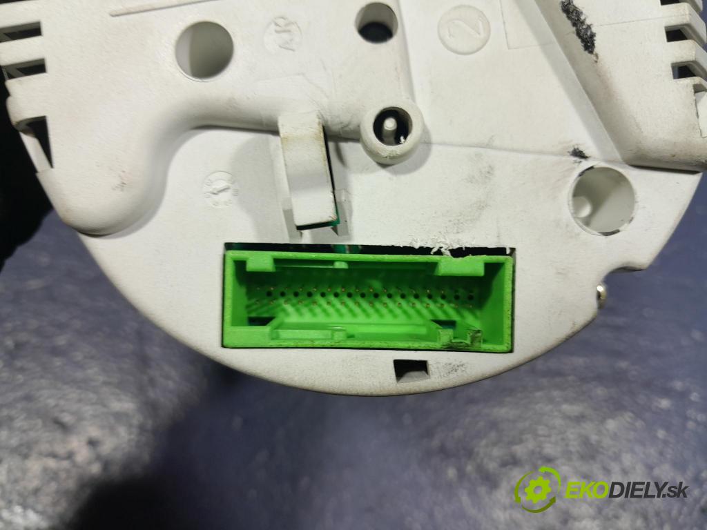 Audi A3 2001 Přístrojová deska 8L0920900H