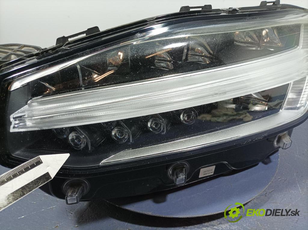 Volvo Xc90 2016 světlo Levý: 31353151