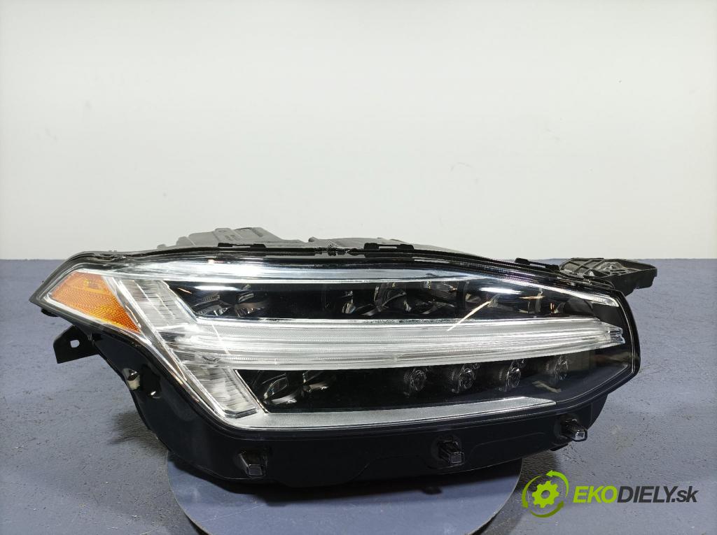 Volvo Xc90 2016 světlo v pravo: