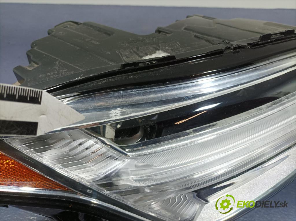 Volvo Xc90 2016 světlo v pravo: