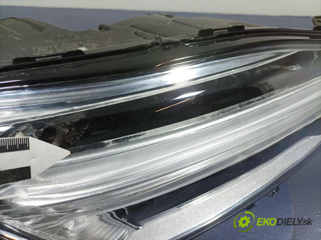 Volvo Xc90 2016 světlo v pravo: