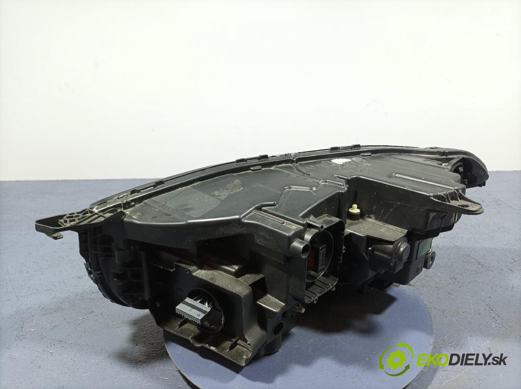 Volvo Xc90 2016 světlo v pravo: