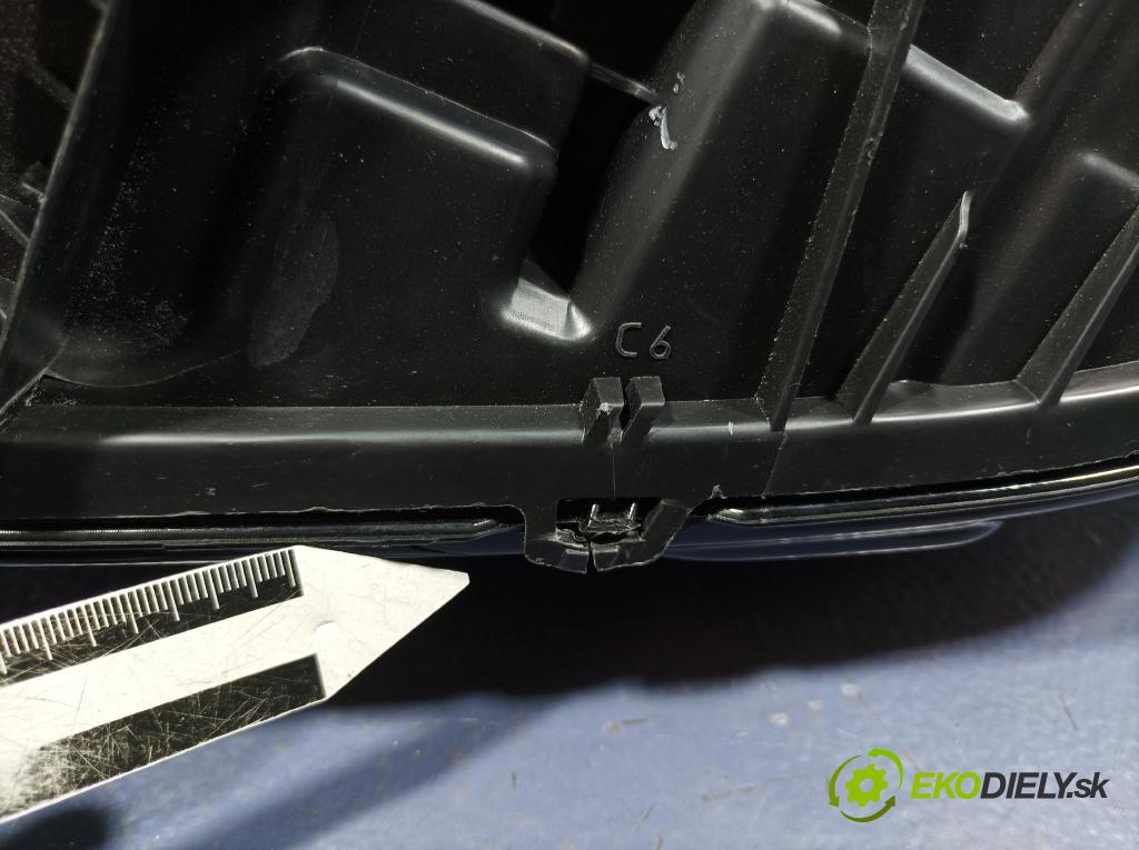 Volvo Xc90 2016 světlo v pravo: