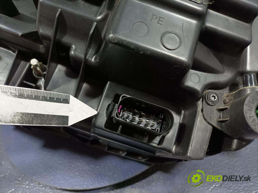 Volvo Xc90 2016 světlo v pravo: