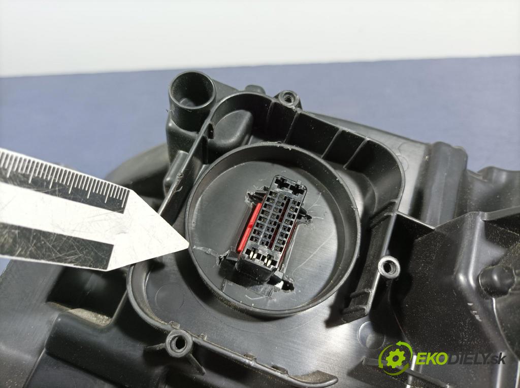 Volvo Xc90 2016 světlo v pravo: