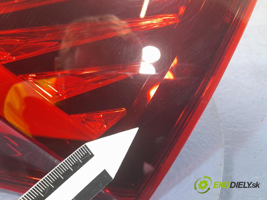 Skoda Octavia 2024 svetlo / reflektor zad Prava: Vonkajsia: 5E3945208B