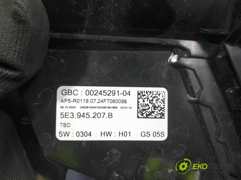 Skoda Octavia 2024 světlo Zad: levá Mimo: 5E3945207B