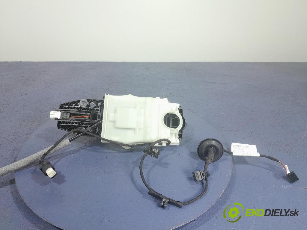 Skoda Octavia 2024 rukoväť Predné Prava: 8V0839885