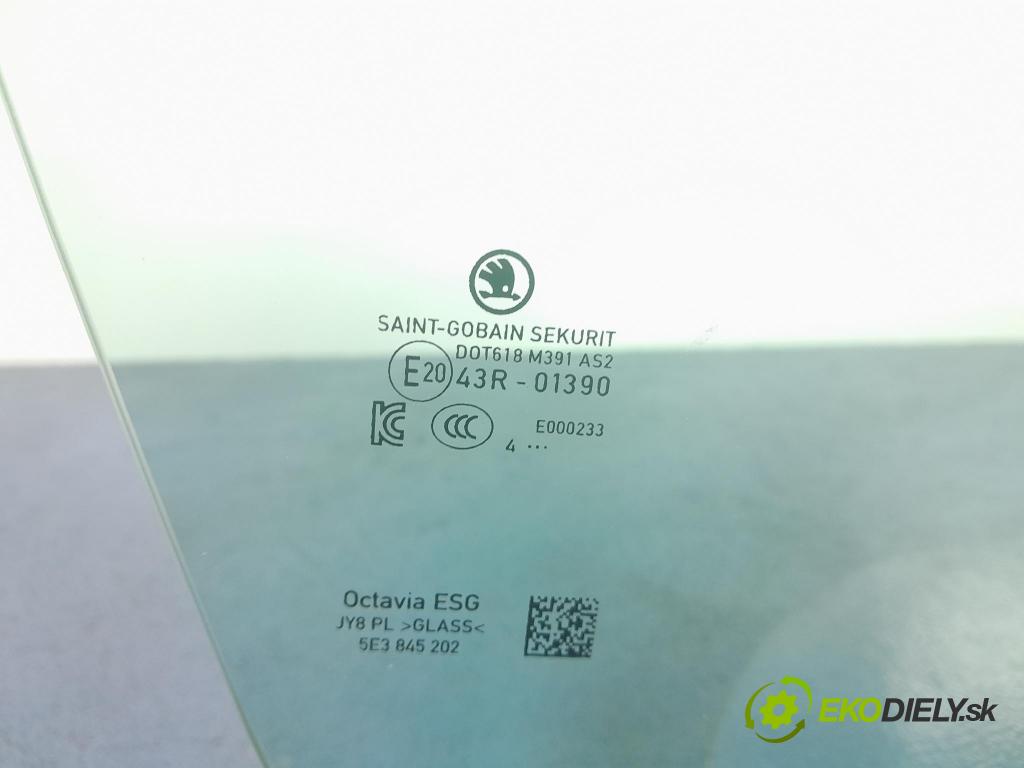 Skoda Octavia 2024 sklo dvere Predné Prava: 5E3845202