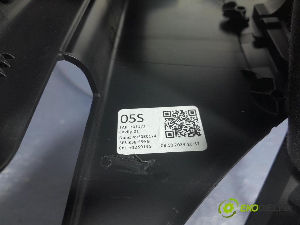 Skoda Octavia 2024 kryt Plast: Interiéry: 5E3858565