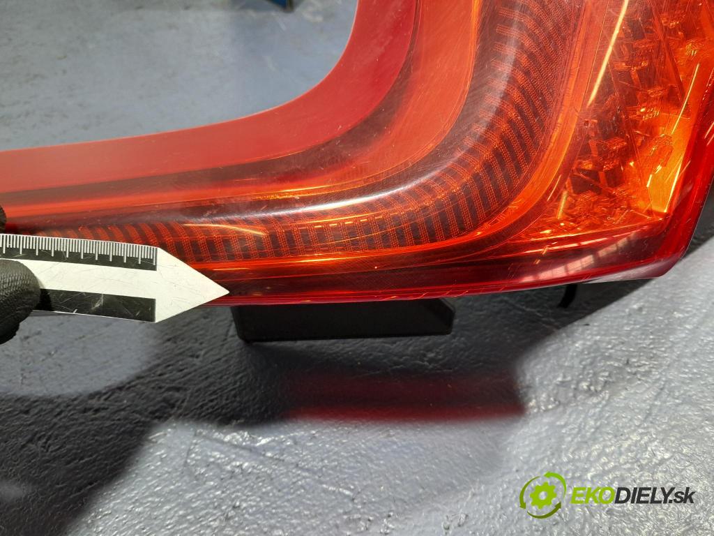 Volvo Xc90 2016 svetlo / reflektor zad Prava: Vonkajsia: