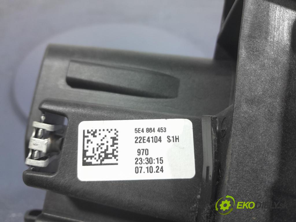 Skoda Octavia 2024 kryt Plast: Interiéry: 5E4864453