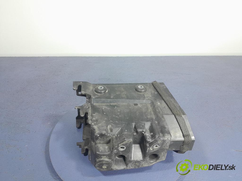 Volvo Xc90 2016 skrinka Poistky: 31353780