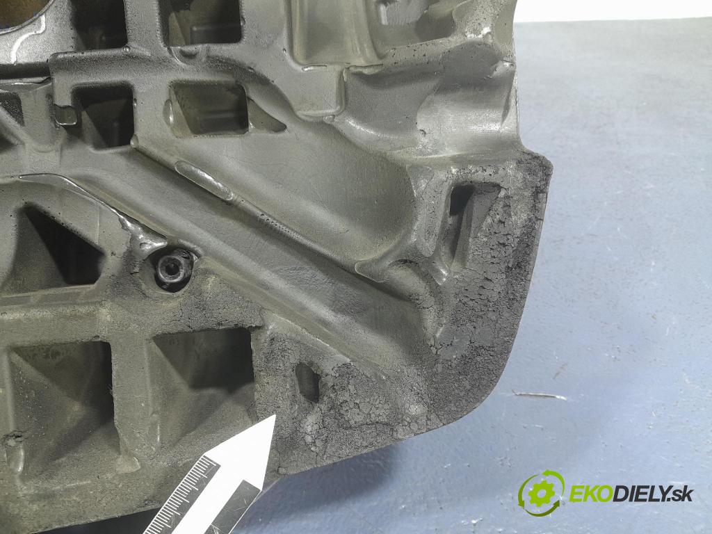 Volvo Xc90 2016 kryt Motor: 31368217