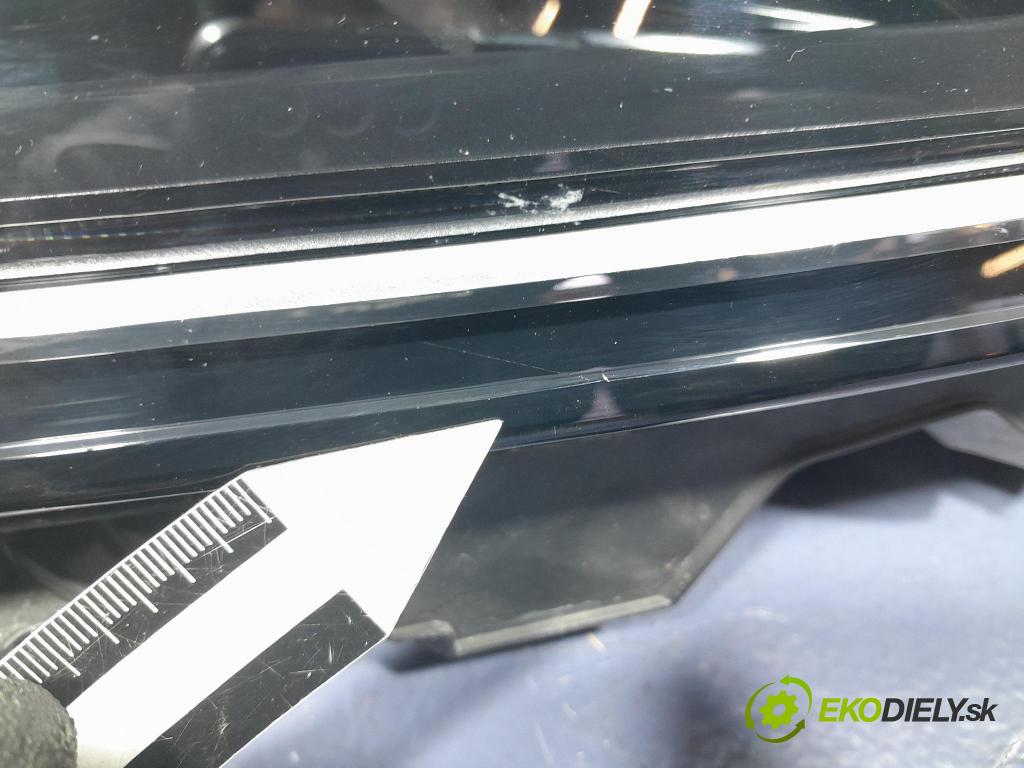 Skoda Octavia 2024 Reflektor: v pravo: 5E4941010