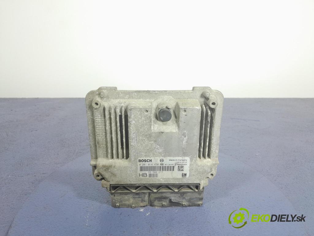 Opel Signum 2007 riadiaca jednotka Motor: 55566277