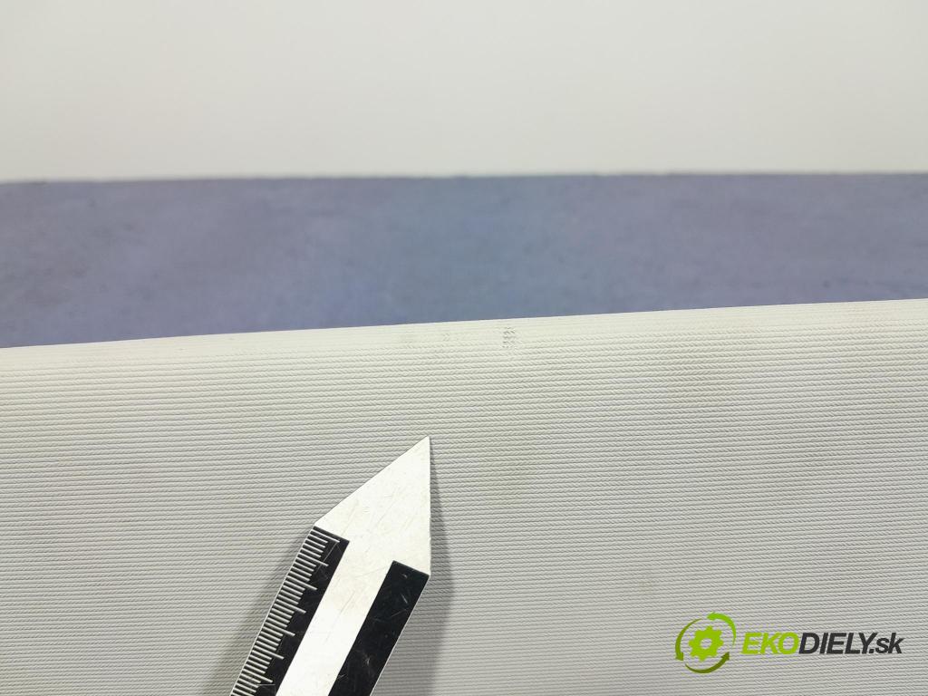 Skoda Octavia 2024 kryt slnečná clona