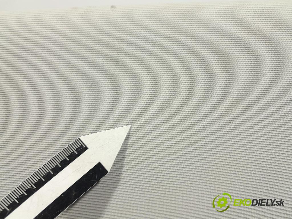 Skoda Octavia 2024 kryt slnečná clona