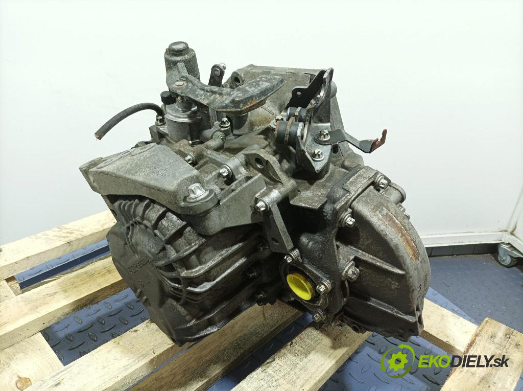 Opel Zafira 2006 prevodovka Manualna M32
