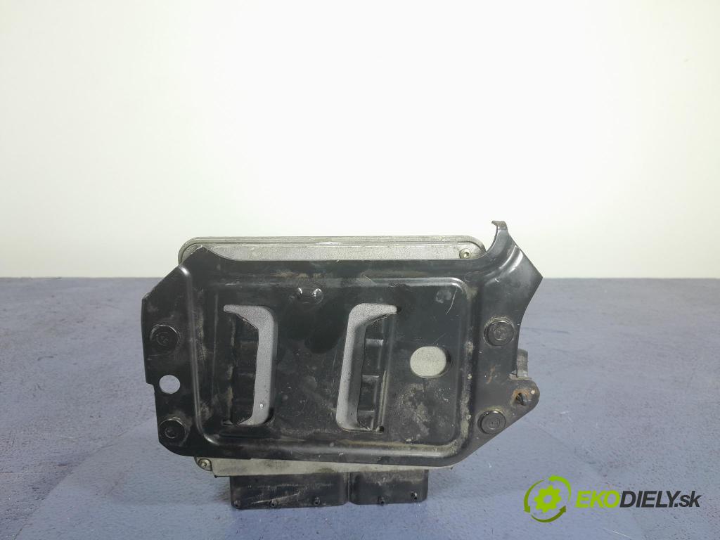 Opel Corsa 2004 riadiaca jednotka Motor: 55187472