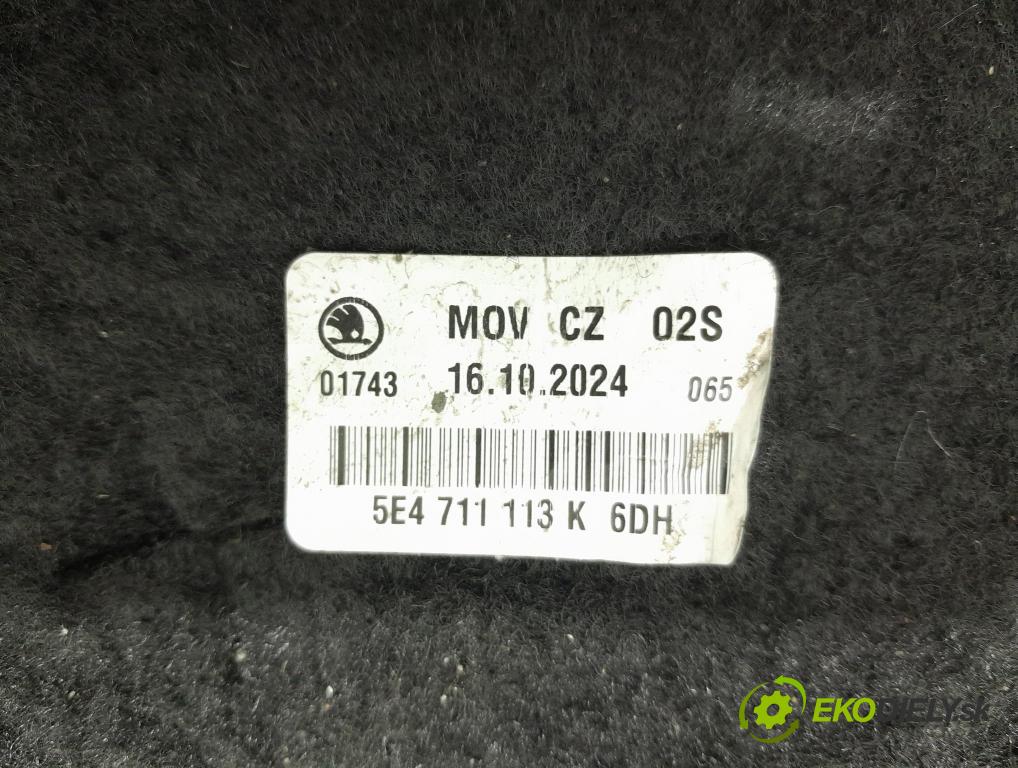Skoda Octavia 2024 koberec do auta 5E4863021L