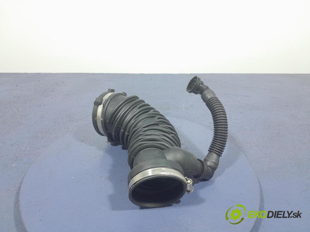 Skoda Octavia 2024 rúrka Vzduch: 3Q0129656J