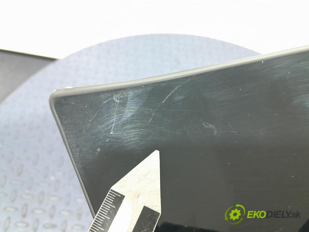 Ford Fiesta 2017 blatnik před Levý: