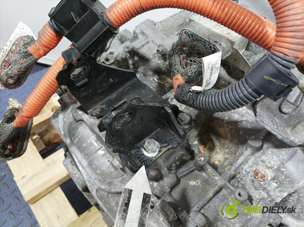 Toyota Prius 2013 prevodovka automatická CVT