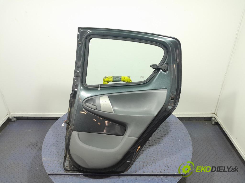 Toyota Aygo 2008 dvere zad pravé 